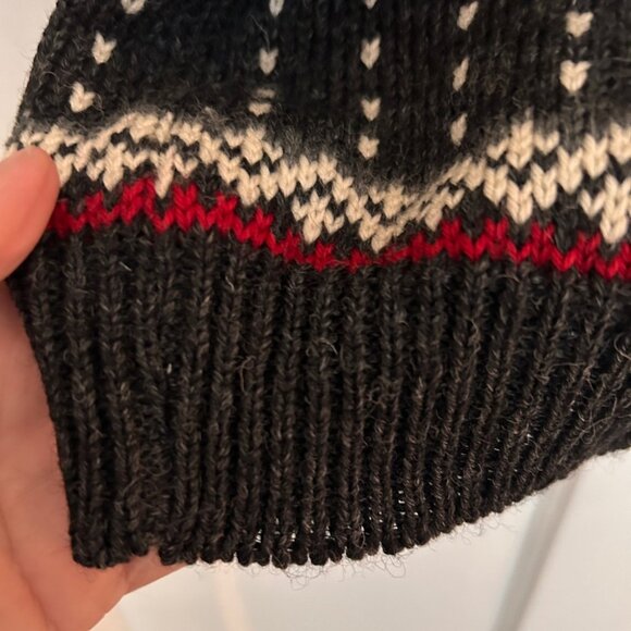 BNWOT Norwear Icelandic Sweater in 100% Wool with Decorative Metal Closure - Picture 6 of 12